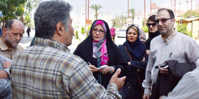 جامعه ۱۸ هزار نفری که به نان شب محتاجاند/ عضو شورایی که خیابان را برای نصب بنرهایش میخواهد با رانندگان تاکسی بیگانه است