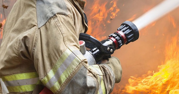 حریق پنج باب مغازه در رشت مهار شد