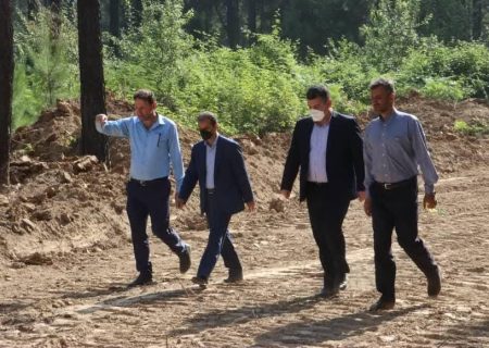 شهردار رشت از روند احداث باغ ۴۷۷ هکتاری لاکان بازدید کرد