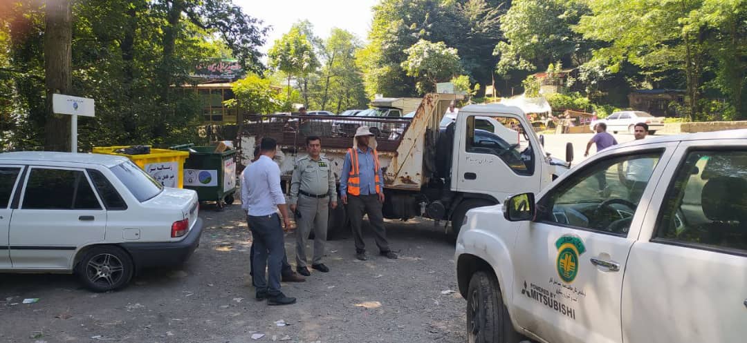 مانور جمع‌آوری زباله‌ها از طبیعت زیبای سیاهکل برگزار شد