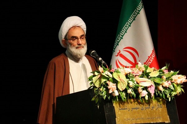 شعار «استقلال»، «آزادی» و «جمهوری اسلامی» برگرفته از متن دین و عقلانیت ملت است