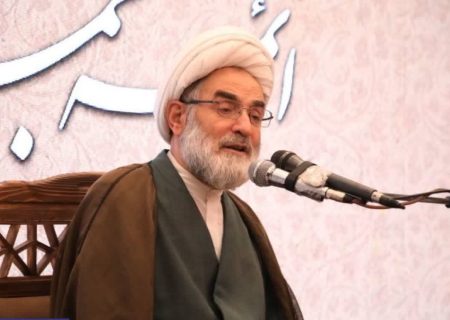 نماز جمعه قرارگاه معنوی و سیاسی مردم است