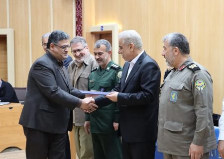 تقدیر از مدیرکل بنیاد مسکن انقلاب اسلامی استان گیلان