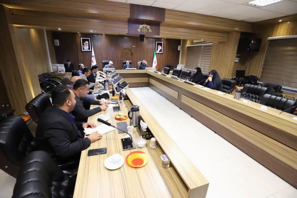 انتقاد اعضای شورای رشت از کیفیت آسفالت تولید شده توسط سازمان عمران