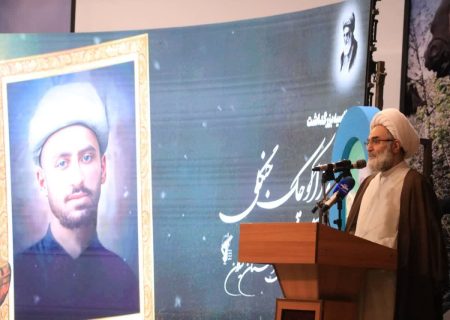 حفظ تمامیت ارضی ایران مورد تاکید میرزا کوچک جنگلی بود/شهادت بیش از ۴هزار روحانی در دفاع مقدس