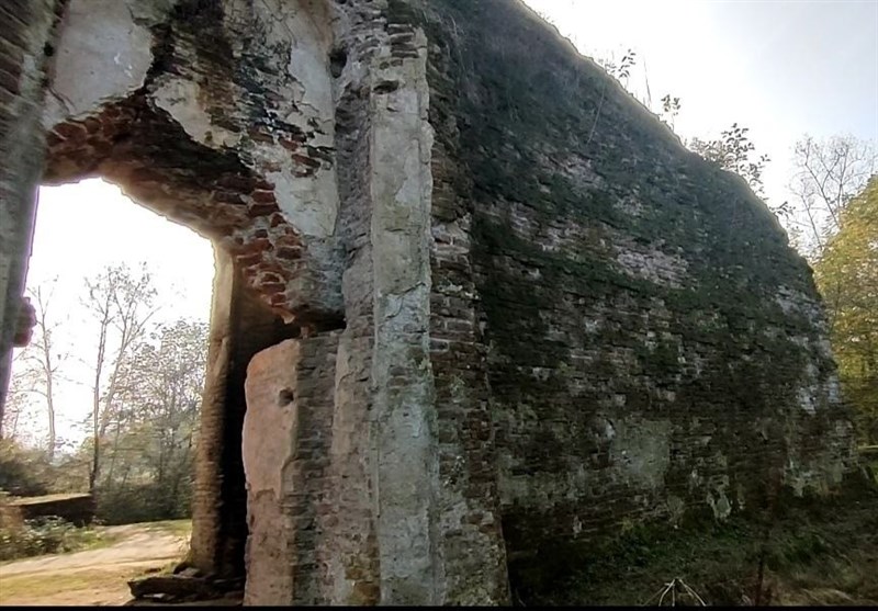 خراش دشنه نامهربانی ها بر «اِسپیَ مَزگِت»/ مسجد سفید؛ از ویرانی تا احیا، یک قدم تا رونق روستا