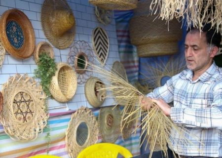 بامبو بافی در لاهیجان؛ هنر هزار رنگ نی خزران در دل چای‌زارهای گیلان