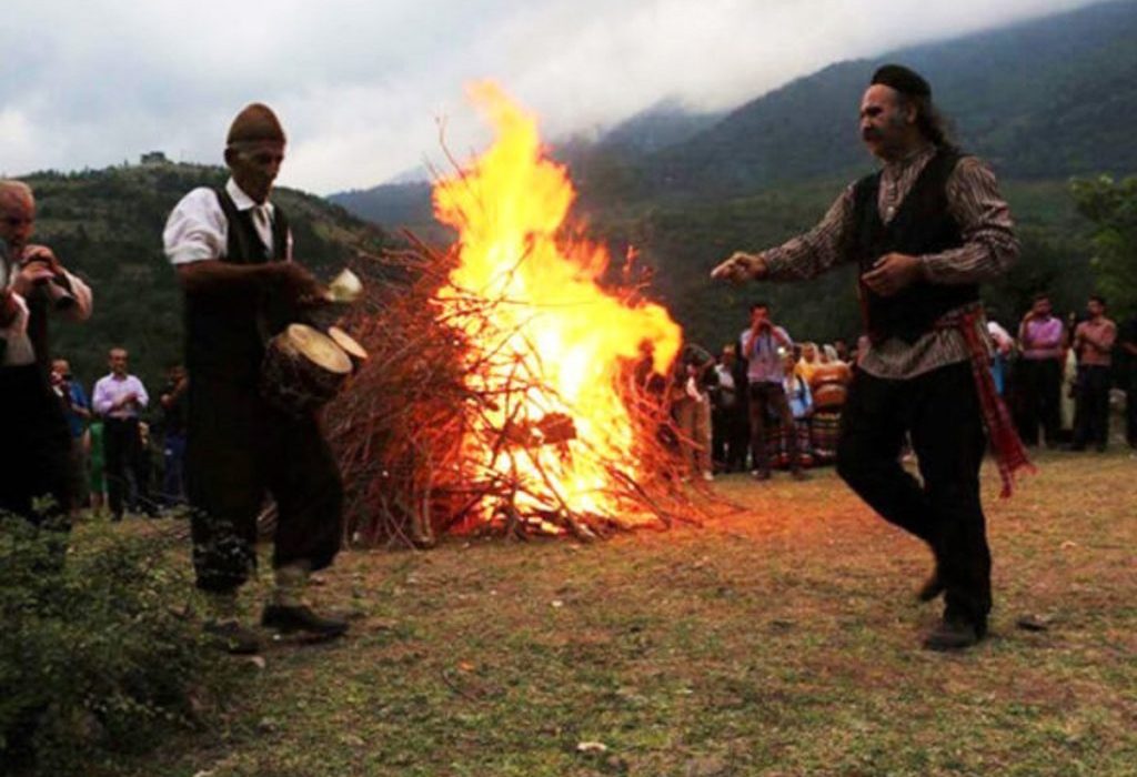 نقش مثل‌ها و افسانه‌های گیلکی در تربیت و انتقال فرهنگ