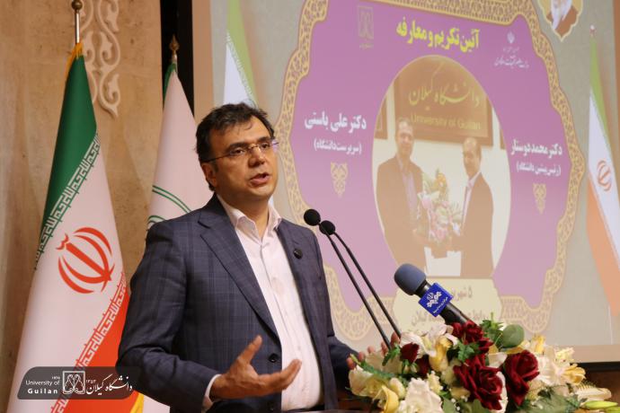 دانشگاه‌ها باید مشاور مردم و مسئولان در مسیر توسعه باشند