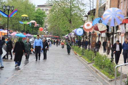 پیاده راه فرهنگی کلانشهر رشت میزبان روز زمین پاک