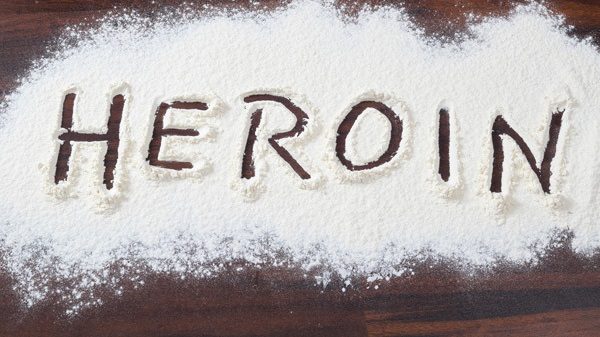 کشف یک کیلو هروئین از کیف مسافر