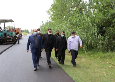 بازدید فرماندار رشت از اجرای پروژه‌های آسفالت جاده بخش سنگر و خشکبیجار