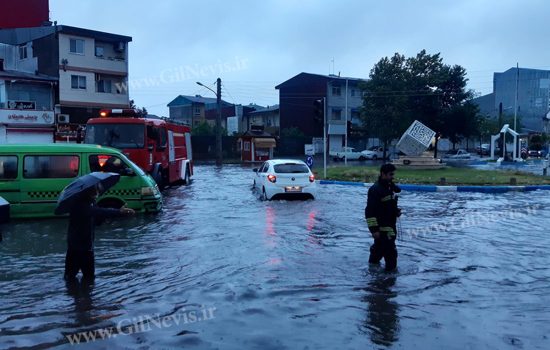بارش شدید باران و آب گرفتگی خیابانها و معابر در رشت + تصویر