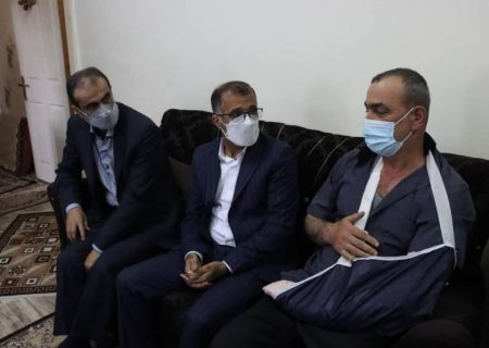 عیادت شهردار و عضو شورای اسلامی رشت از پاکبان آسیب دیده