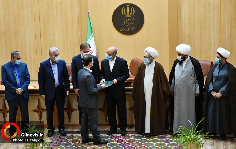 عکس خبری/ اهدای حکم شهردار رشت توسط وزیر کشور