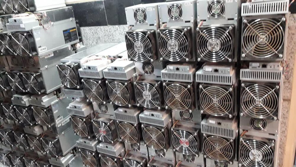 کشف و ضبط ۱۸ دستگاه غیرمجاز رمز ارز در لنگرود