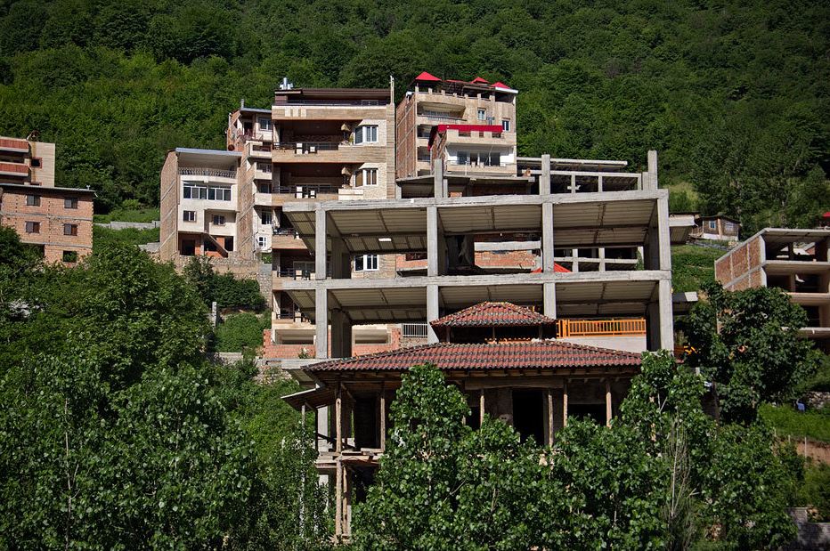 باندهای مافیایی ساخت و سازهای غیر مجاز در گیلان شناسایی میشوند