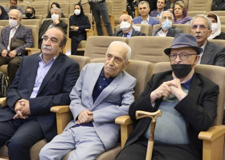 مراسم گرامیداشت هفتاد سال خدمات دکتر محمدصادق پیروز در لاهیجان برگزار شد