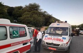 ارائه خدمات درمانی به مصدومان حادثه ترافیکی آستارا به اردبیل