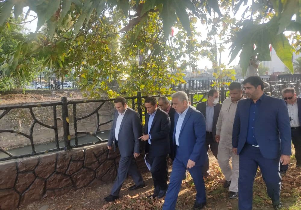 بازدید استاندار گیلان و سرپرست شهرداری رشت از روند لایروبی رودخانههای زرجوب و گوهررود