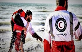 نجات غریق مانع از فوت ۲۰۰ شناگر در دریا شد