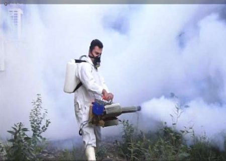 مه پاشی محیط برای مقابله با وفور پشه آئدس در حال انجام است