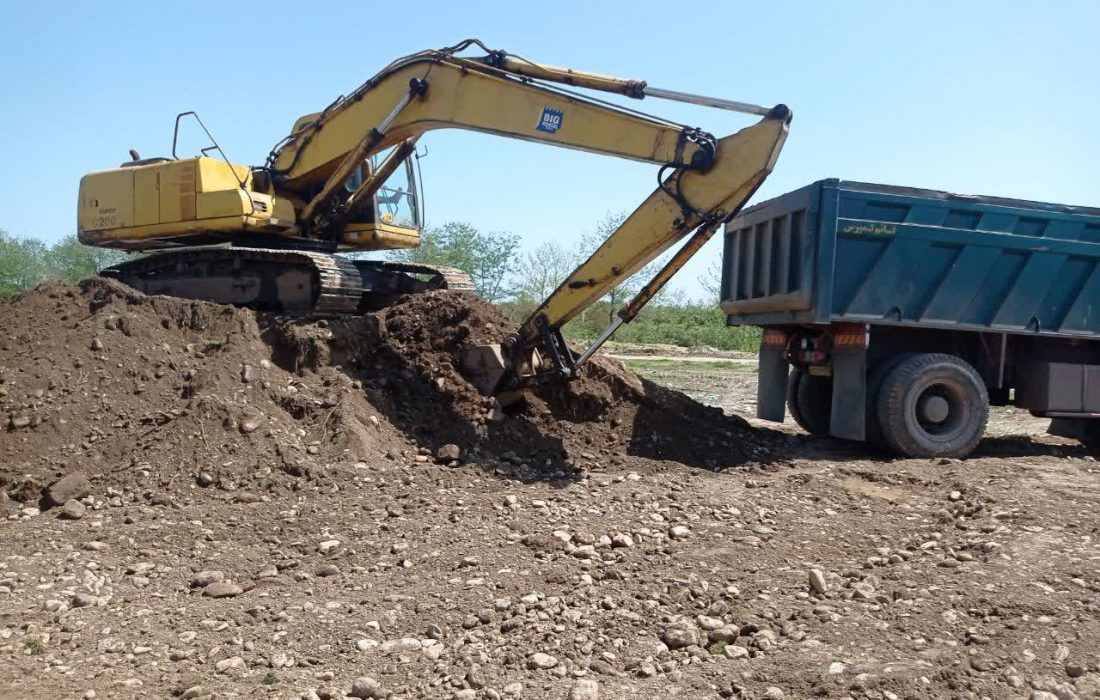 سوداگر باسابقه برداشت غیرمجاز شن و ماسه از رودخانه سفیدرود بازداشت شد