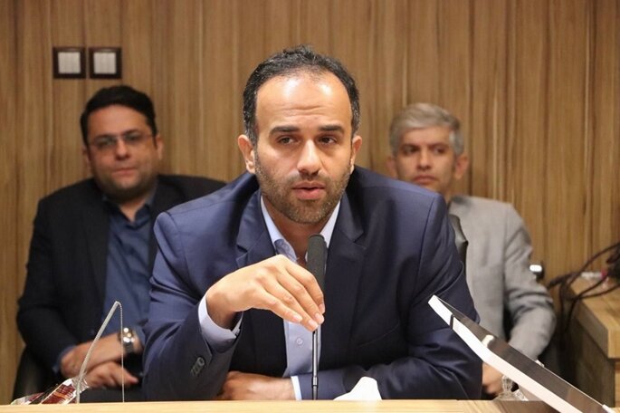 شایعات رفتن از شهرداری رشت را برای چندمین بار تکذیب می کنم