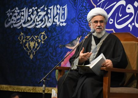 آیت‌الله رمضانی: ما مجاز نیستم هر چیزی که در فضای مجازی برای ما ارسال می‌شود، پخش کنیم/ مراقب باشیم جز بازیگران صحنه‌های آبروریزی بشر نباشیم