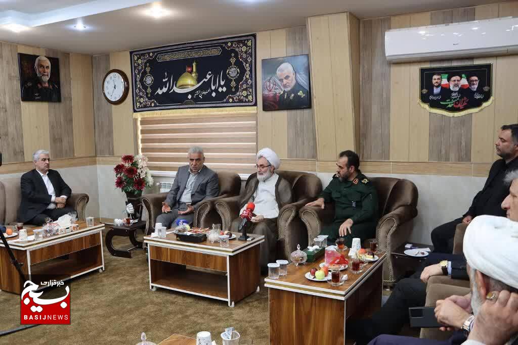 نشست هم اندیشی و هم افزایی برای برگزاری دومین کنگره ملی ۸ هزار شهید گیلان