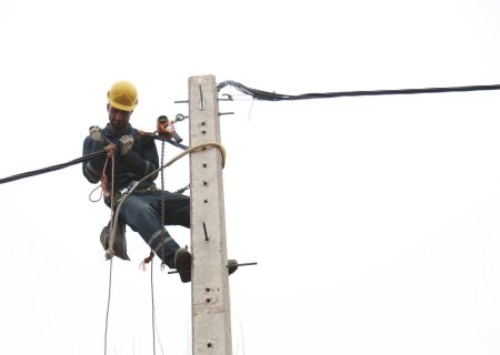 کاهش قریب به ۷ درصدی نرخ فرسودگی شبکه‌های فشار ضعیف هوایی گیلان