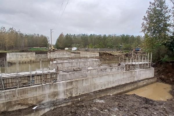 پیشرفت فیزیکی ۵۵ درصدی پل شلمان لنگرود