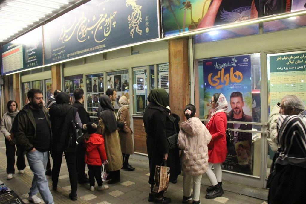 اکران ۳۲ اثر حاضر در جشنواره فیلم فجر در رشت