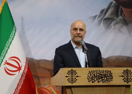 قالیباف: مسیر سرمایه‌گذاری مردمی را هموار می‌کنیم