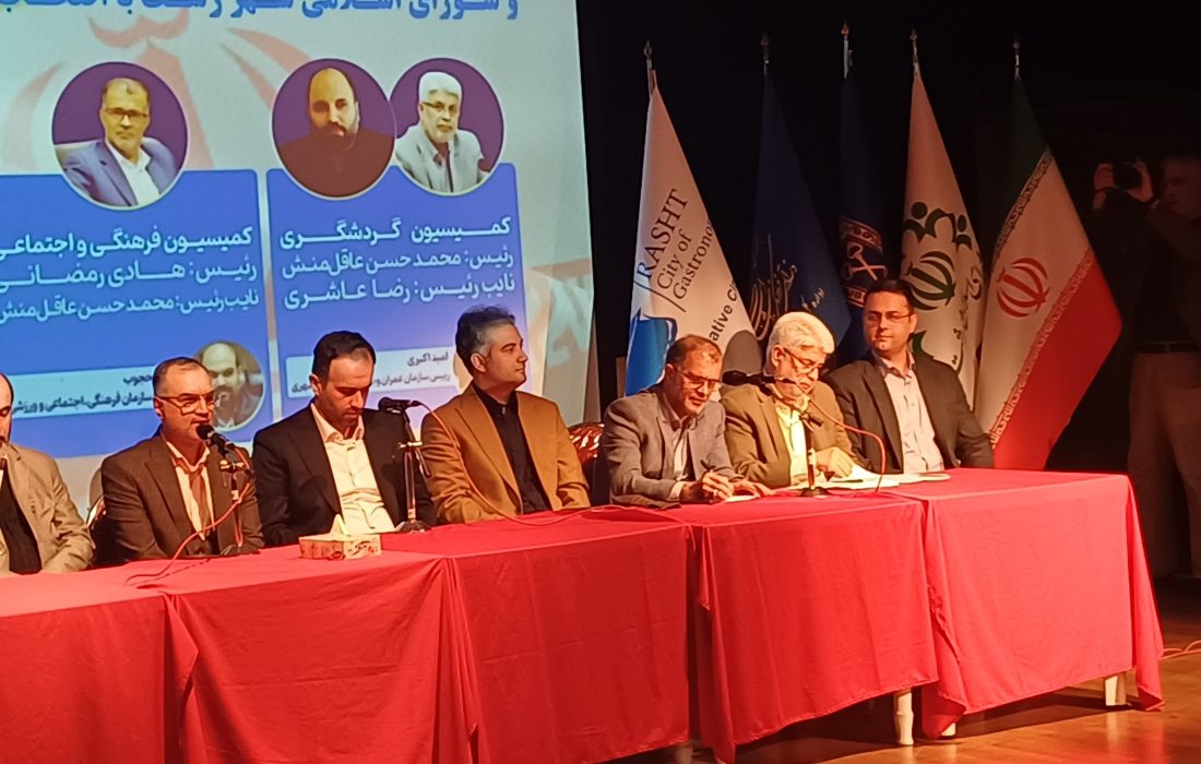 رسانهها سربازان جبهه جنگ نرم/ رسانهها پل ارتباطی مطمئن ما بین مردم و مسئولین هستند