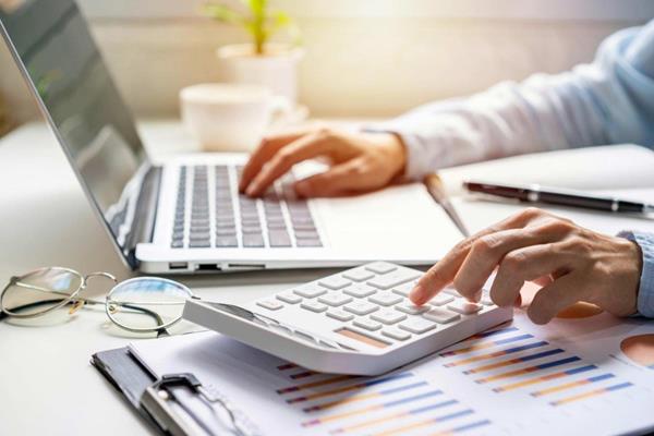 پزشکان و داروخانه‌های دارای کارتخوان، از جرائم عدم صدور صورتحساب الکترونیکی معاف شدند