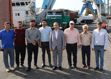 آغاز صادرات مستقیم سیمان خزر به روسیه از بندر انزلی با مزیت حمل یکسره