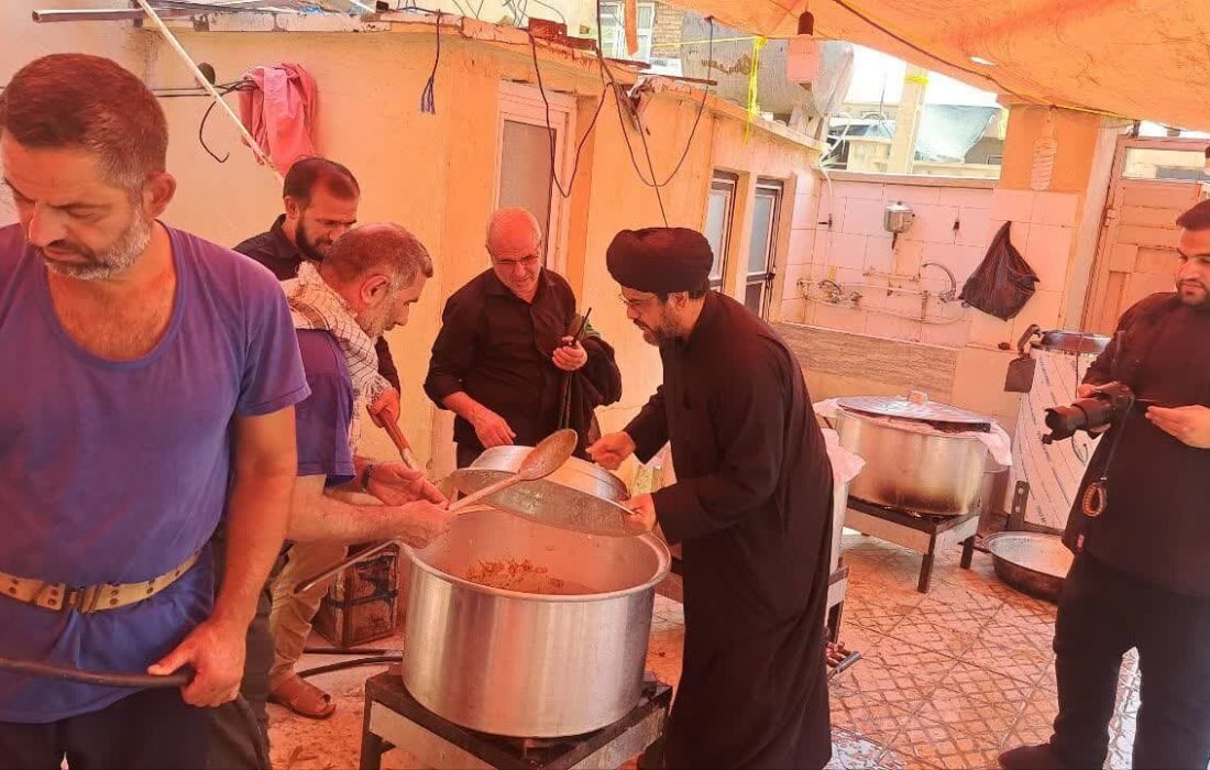 توزیع روزانه ۴۵۰۰ پرس غذا توسط موکب انصارالمهدی(عج) رودسر در مرز خسروی