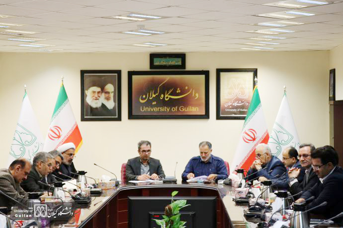 محصول نهاد دانشگاه باید علم، حلم و خرد باشد