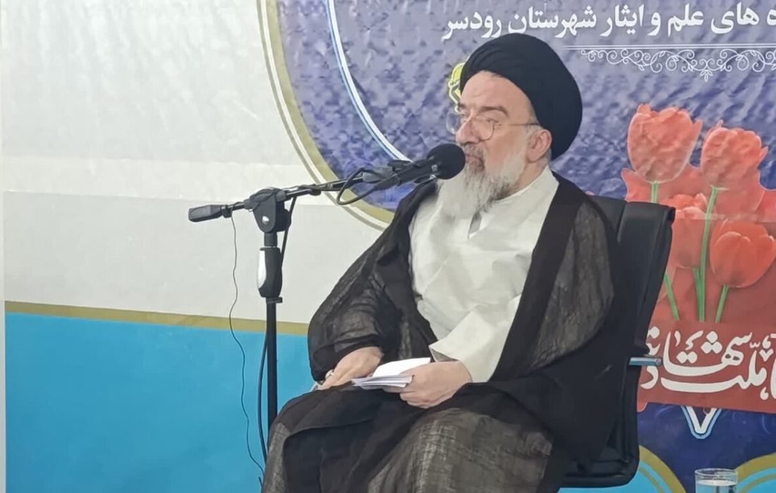 شهدا و علما شناسنامه شهرها هستند/ استکبار جهانی بارها به امید براندازی انقلاب ناامید شد