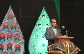 استقلال و عزت ایران ثمره خون شهدا و ایستادگی مردم است