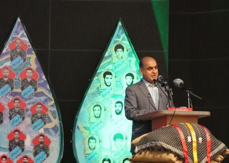 استقلال و عزت ایران ثمره خون شهدا و ایستادگی مردم است