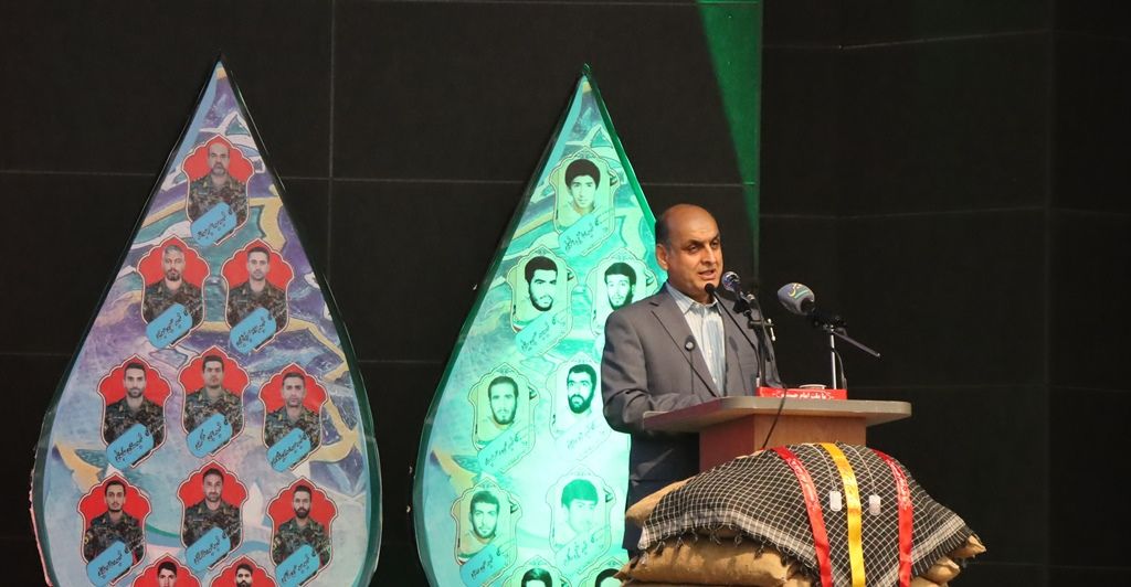 استقلال و عزت ایران ثمره خون شهدا و ایستادگی مردم است