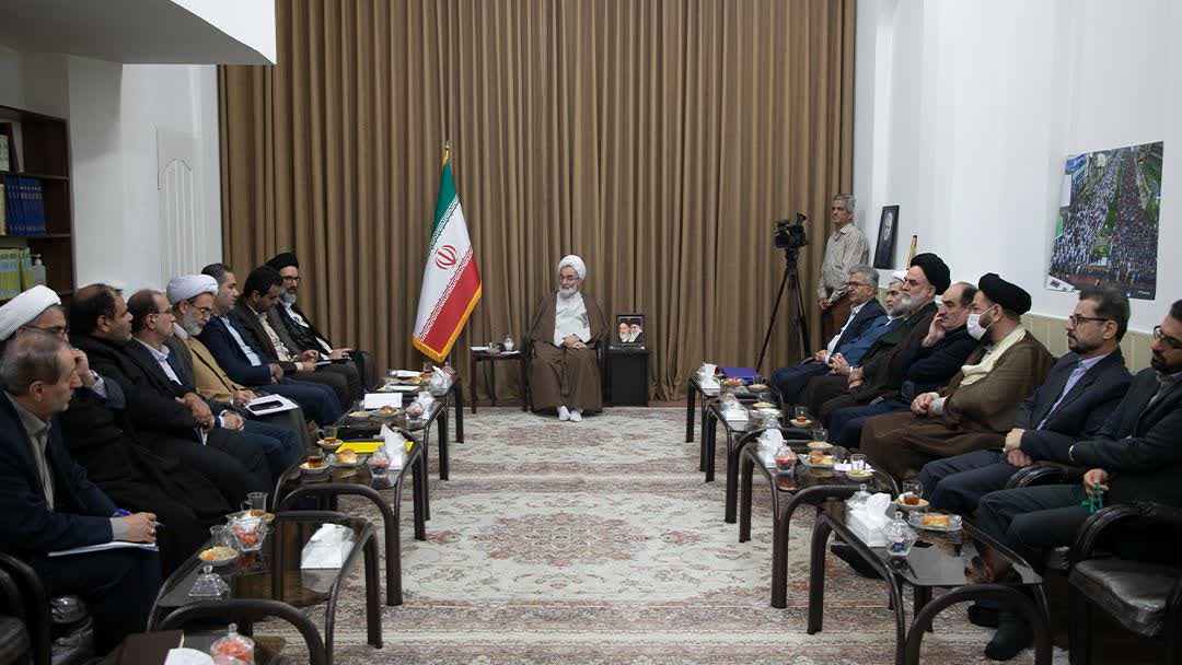 لزوم تقویت کرسیهای آزاداندیشی و همکاری صنعت و دانشگاه در گیلان