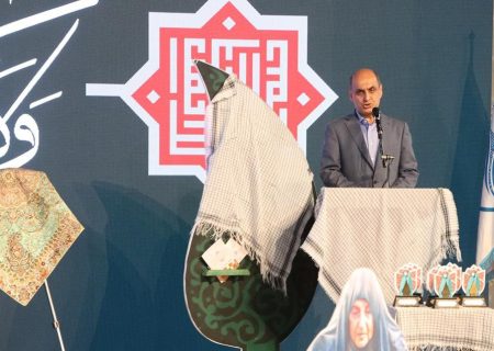 به برکت خون شهدا حتی یک وجب از خاک ایران به دشمن واگذار نشد