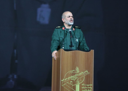 سردار وحیدی: ملت ایران به همت شهدا بر قله اقتدار ایستاده است