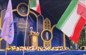 ایستادگی ملت عاشورایی تمامی نقشه‌های دشمن را ناکام کرد