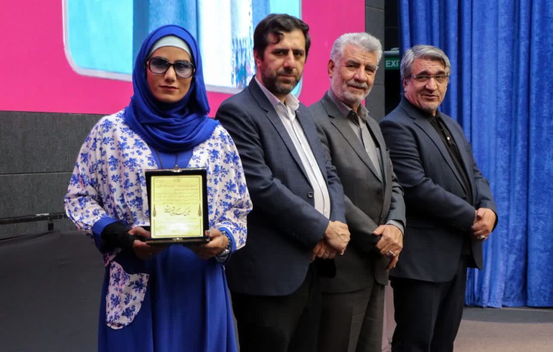 درخشش نماینده گیلان در دهمین کنگره ملی شعر ایثار
