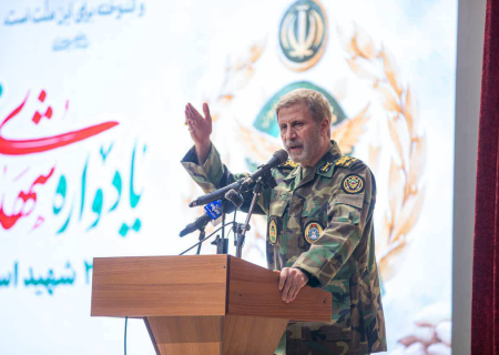 فرمانده کل ارتش: دشمن با همه توان نظامی خود به هیچ هدفی در ایران نرسید