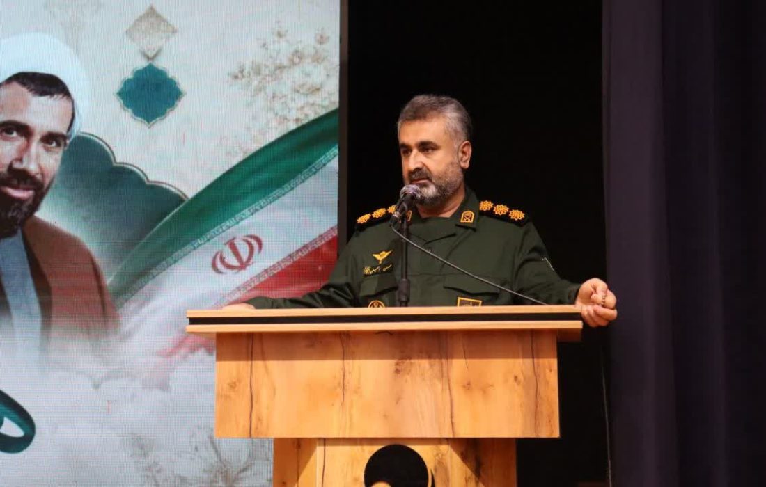مدیران و کارمندان، منش حاج قاسم را الگوی عمل قرار دهند